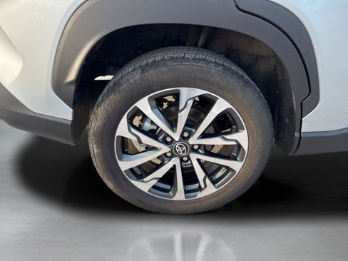 Used 2022 Toyota Corolla Cross XLE image 43