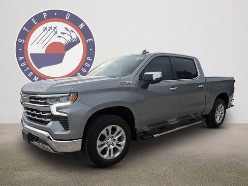 Used 2024 Chevrolet Silverado 1500 LTZ AWD/4WD image 2