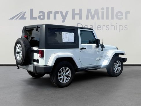 Used 2017 Jeep Wrangler Sahara w/ Connectivity Group image 6
