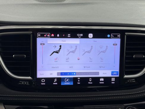 Used 2022 Chrysler Pacifica Limited image 21