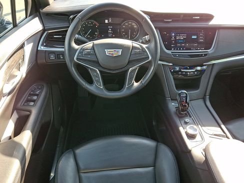 Used 2022 Cadillac XT5 Premium Luxury image 11