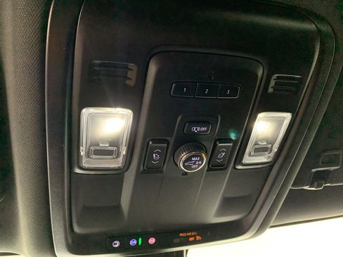 Used 2021 Chevrolet Tahoe LT w/ Luxury Package image 28