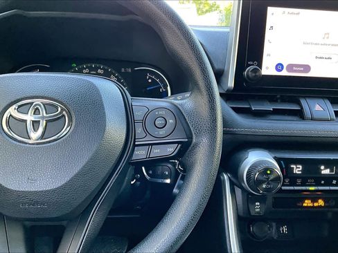 Certified 2025 Toyota RAV4 LE image 24