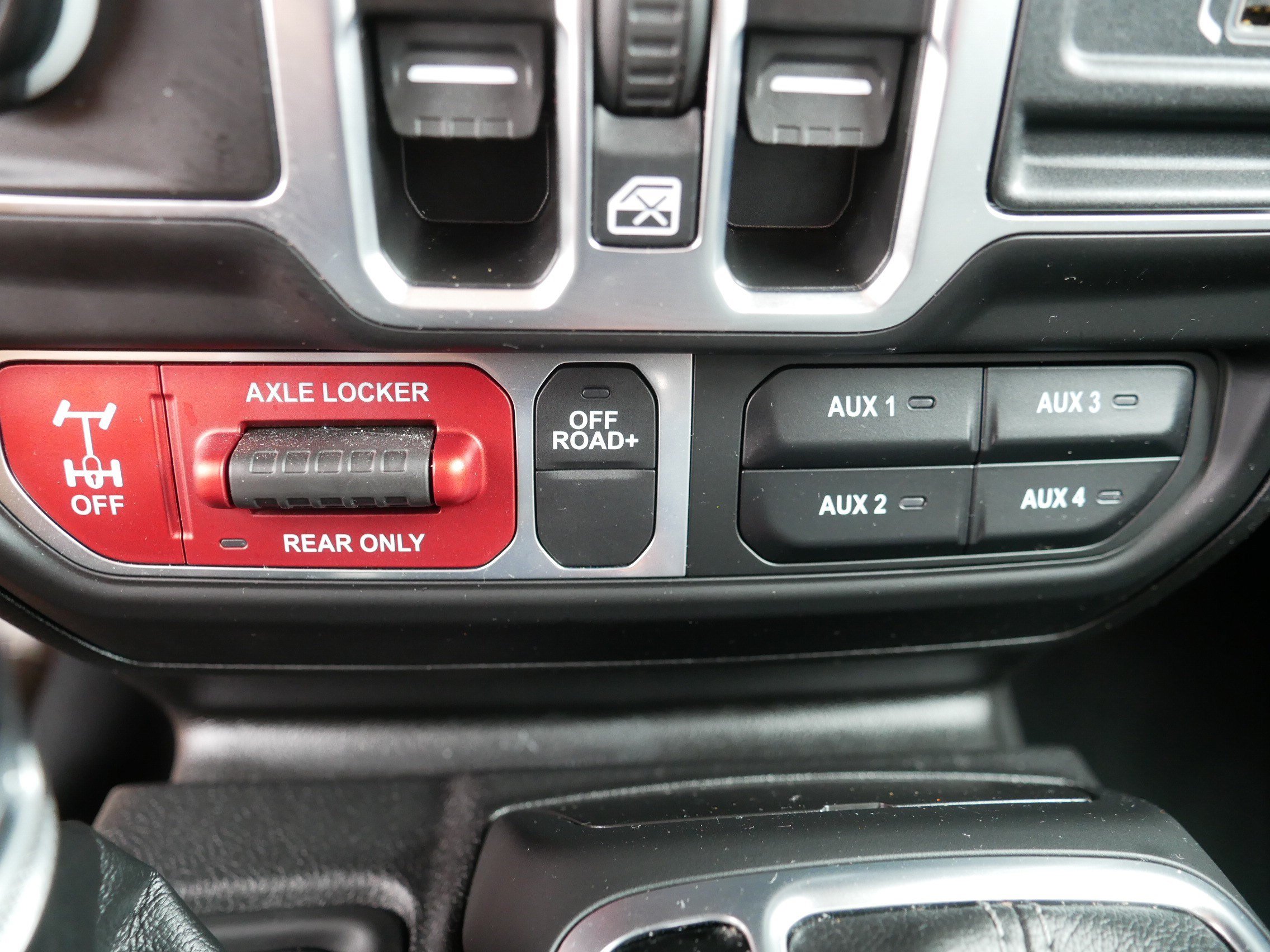 Used 2025 Jeep Gladiator Sport AWD/4WD image 32