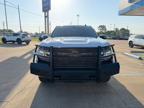 Used 2022 Chevrolet Silverado 1500 LT w/ Z71 Off-Road Package AWD/4WD image 2
