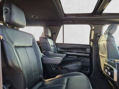 Used 2020 Ford Expedition XLT w/ Equipment Group 202A AWD/4WD image 23