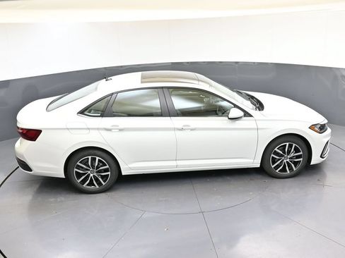 Used 2026 Volkswagen Jetta SE FWD image 49