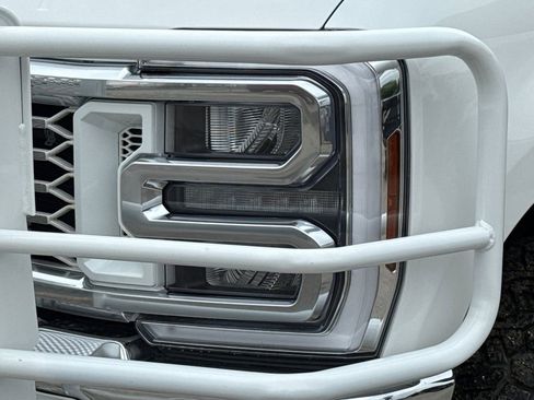 Used 2024 Ford F350 Lariat w/ Lariat Ultimate Package AWD/4WD image 4