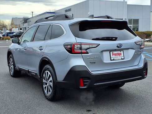 Used 2021 Subaru Outback Premium image 5