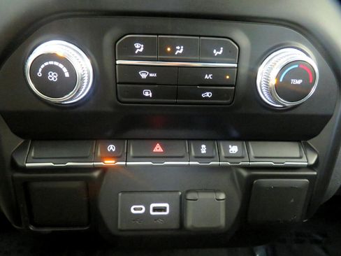 Used 2020 GMC Sierra 1500 SLE image 46