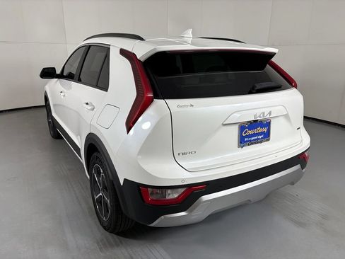 Used 2024 Kia Niro EX FWD image 6