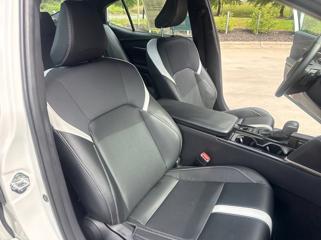 Used 2025 Toyota Camry SE FWD image 35
