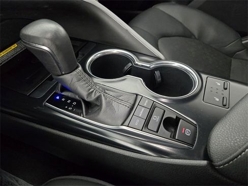 Used 2020 Toyota Camry XSE image 23