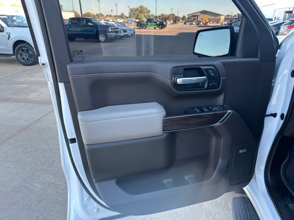 Used 2021 GMC Sierra 1500 SLT AWD/4WD image 8