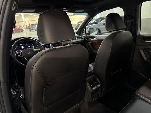 Used 2024 Volkswagen Tiguan SEL R-Line image 20