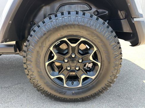 Used 2021 Jeep Wrangler Unlimited Rubicon 4xe w/ Dual Top Group image 14