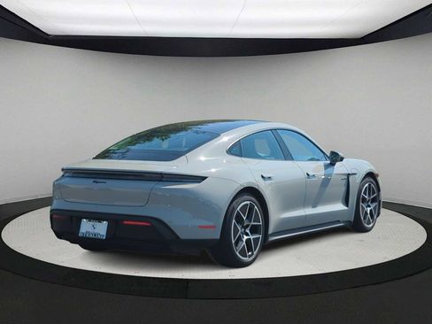 Used 2025 Porsche Taycan image 8