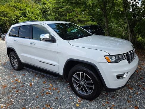 Used 2017 Jeep Grand Cherokee Limited RWD image 3