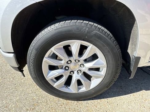 Used 2022 Chevrolet Silverado 1500 Custom image 3