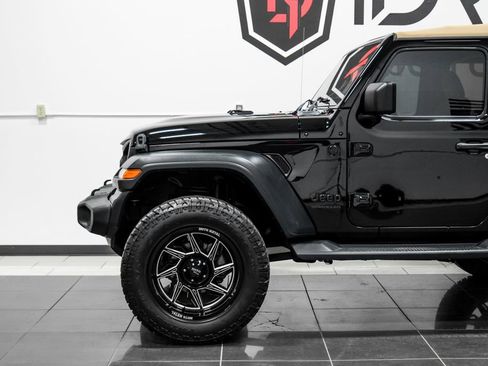 Used 2020 Jeep Wrangler Sport AWD/4WD image 16
