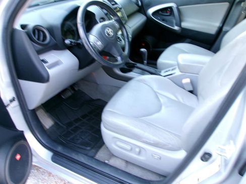 Used 2007 Toyota RAV4 Limited AWD/4WD image 10