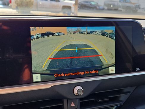 Used 2023 Toyota Crown Limited image 18