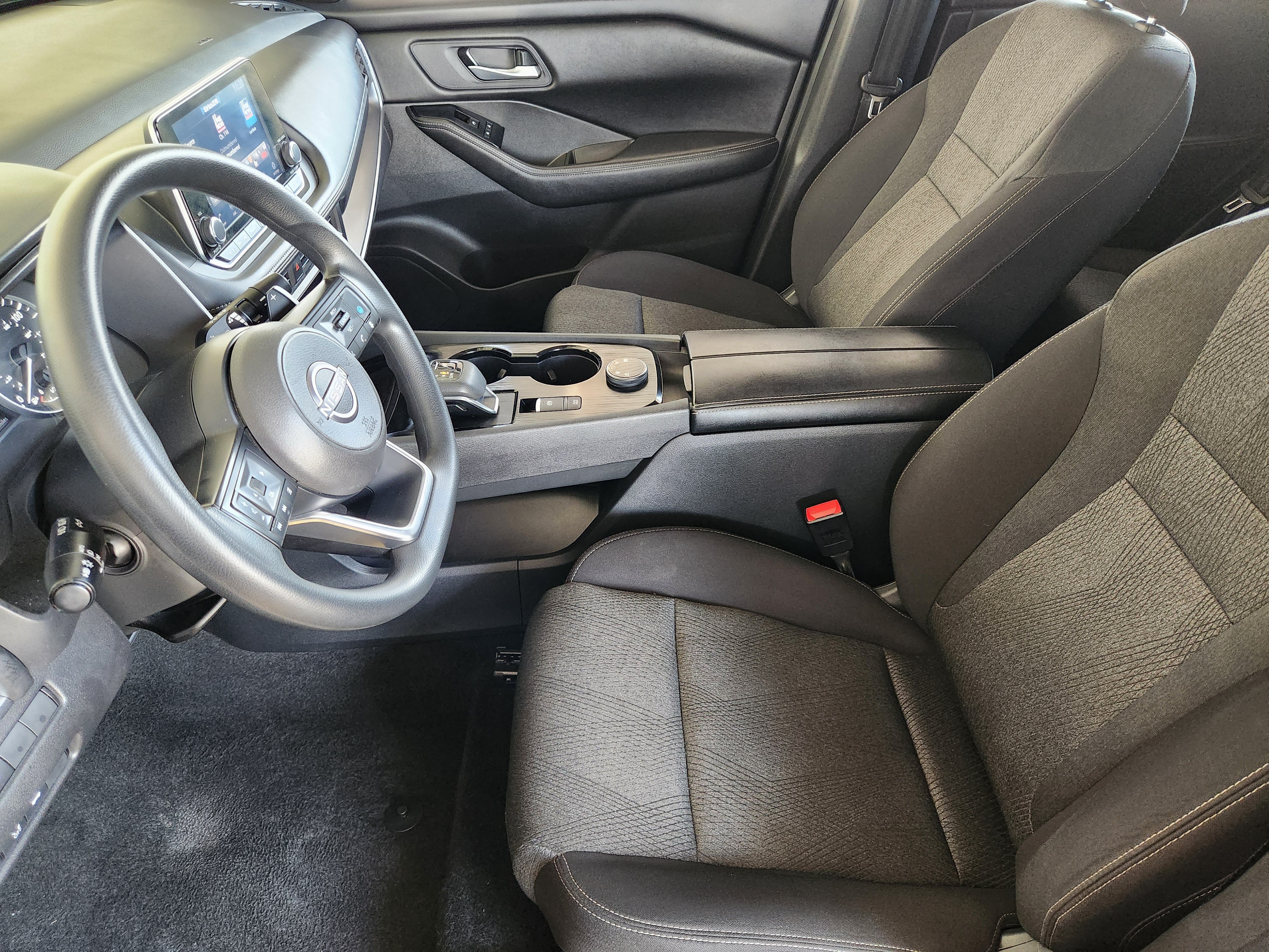 Used 2024 Nissan Rogue SV AWD/4WD image 13