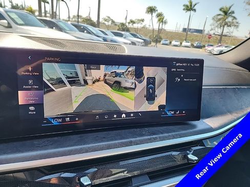 Used 2024 BMW X5 xDrive40i w/ Premium Package image 3