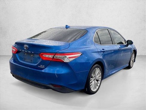 Used 2019 Toyota Camry XLE FWD image 5
