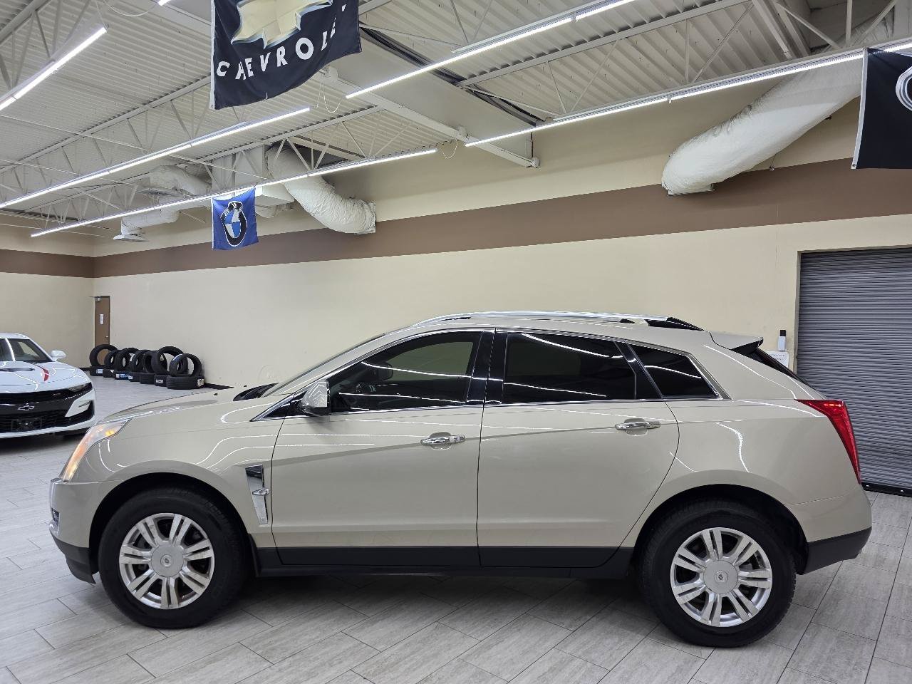 Used 2011 Cadillac SRX Luxury FWD image 9