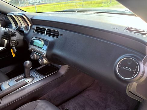 Used 2011 Chevrolet Camaro LT image 33