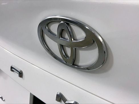 Used 2025 Toyota Camry LE FWD image 8