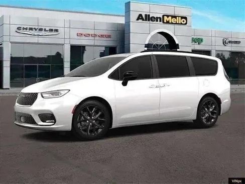 New 2024 Chrysler Pacifica Limited w/ S Appearance Package image 2
