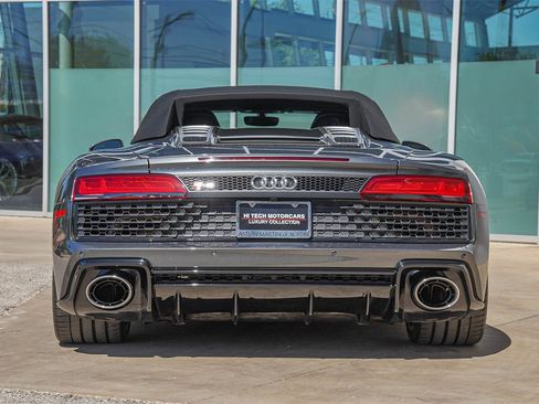 Used 2021 Audi R8 V10 w/ Premium Package image 19