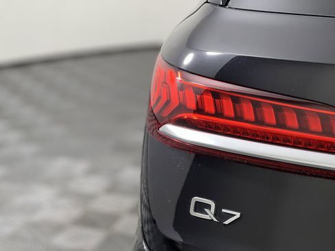 Used 2020 Audi Q7 3.0T Premium Plus image 12