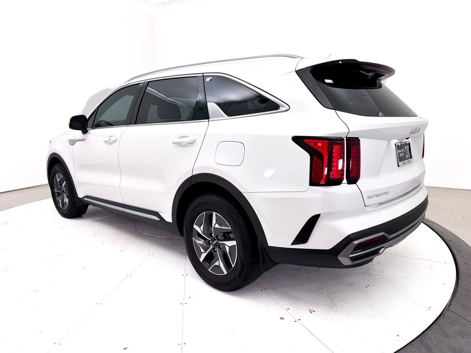 Used 2023 Kia Sorento EX w/ Panoramic Sunroof Package FWD image 18