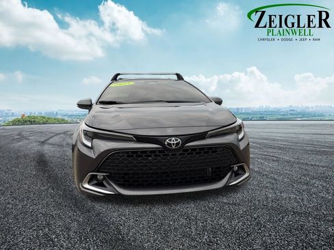 Used 2025 Toyota Corolla XSE FWD image 8