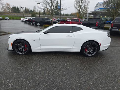 Used 2021 Chevrolet Camaro SS image 3