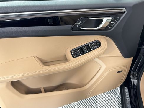New 2026 Porsche Macan image 15