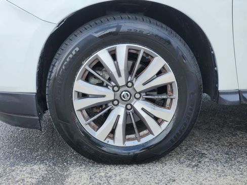 Used 2020 Nissan Pathfinder SL FWD image 9