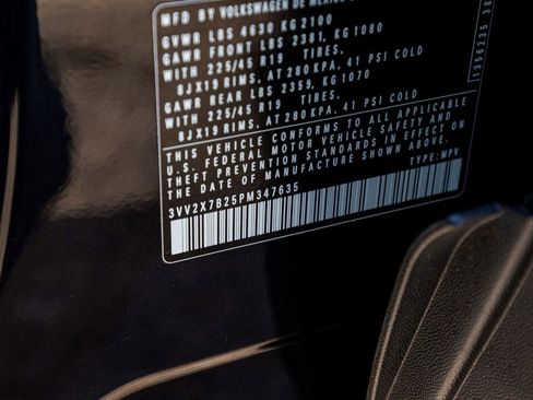 Used 2023 Volkswagen Taos SEL image 16