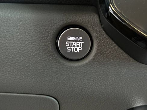 New 2026 Kia Carnival EX FWD image 27