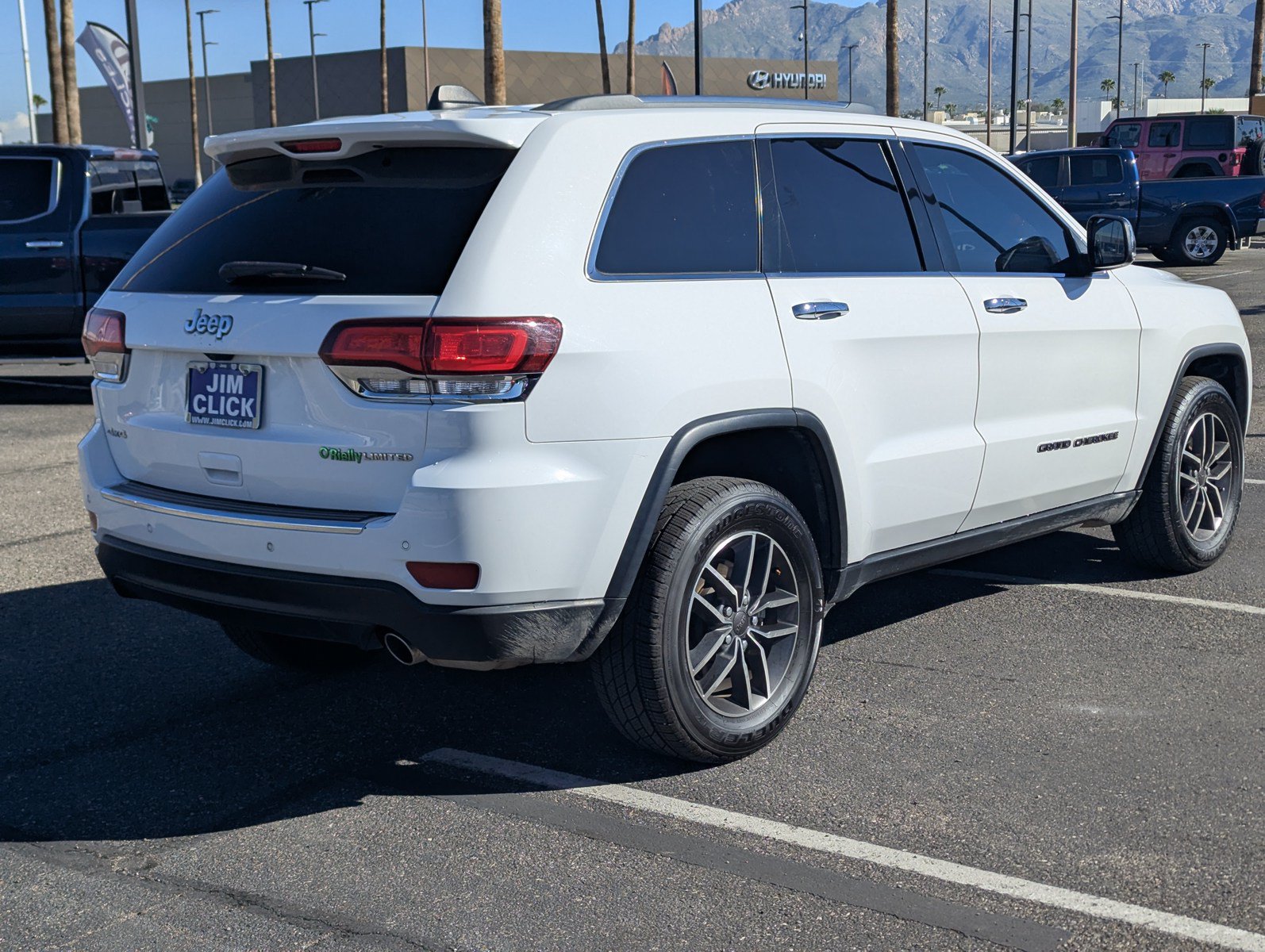 Used 2022 Jeep Grand Cherokee Limited AWD/4WD image 2