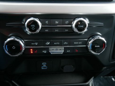 Certified 2022 Ford F150 XLT w/ Equipment Group 302A High image 28