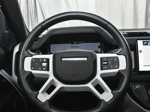 Used 2025 Land Rover Defender 110 S image 33