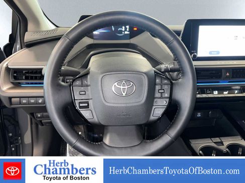 Used 2025 Toyota Prius XLE AWD/4WD image 17