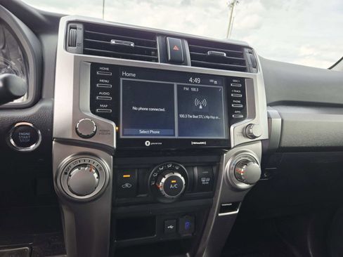 Used 2022 Toyota 4Runner SR5 AWD/4WD image 29