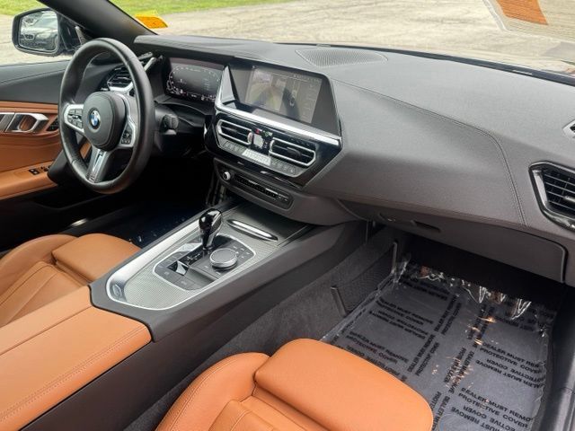 Certified 2025 BMW Z4 M40i w/ Premium Package RWD image 25