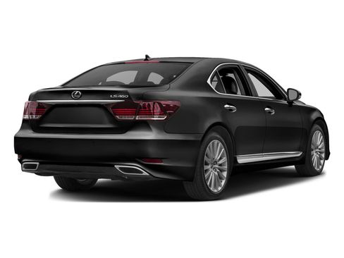 Used 2016 Lexus LS 460 w/ Comfort Package image 2