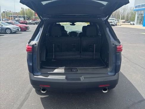 Used 2023 Chevrolet Traverse LT w/ Rear Camera Mirror Package AWD/4WD image 11